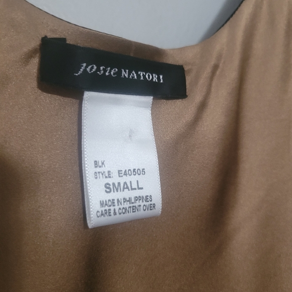 Josie Natori 100% Real Silk Reversible tank top - Picture 4 of 5